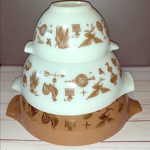 Pyrex vintage American Cinderella Nesting bowls✨
